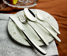 不銹鋼餐具用久了太臟怎么清洗？正確清洗不銹鋼的方法