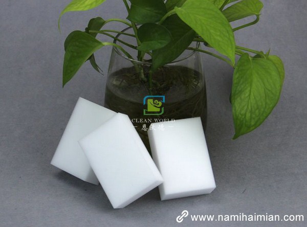 白色運(yùn)動鞋清洗