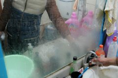 玻璃鏡子長期水紋如何清洗？