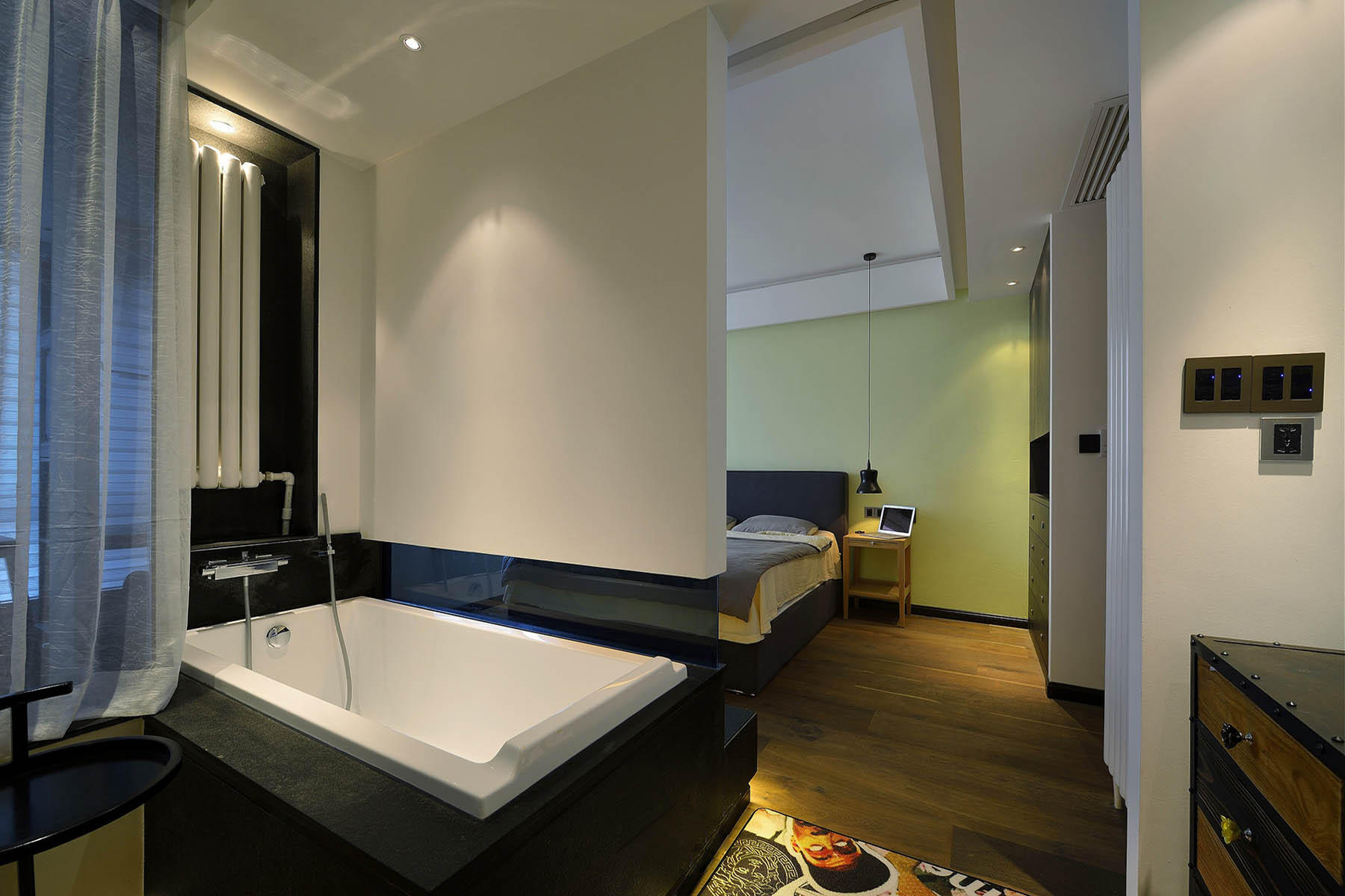 浴缸上的污漬怎么清潔？