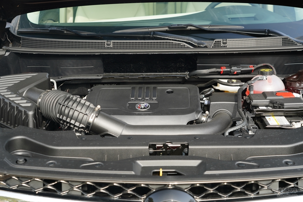 汽車發(fā)動機如何清理？